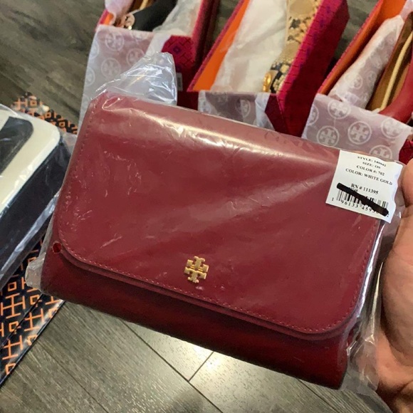 Authentic TB Emerson Patent Chain Wallet - Picture 2 of 4